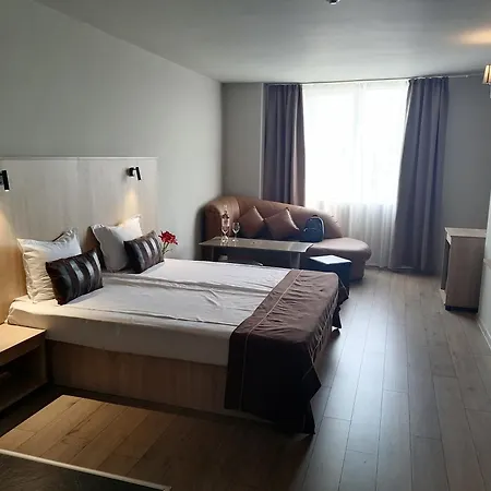 Blvd 7 호텔
