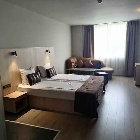 Blvd 7 호텔