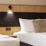 Blvd 7 Хотел