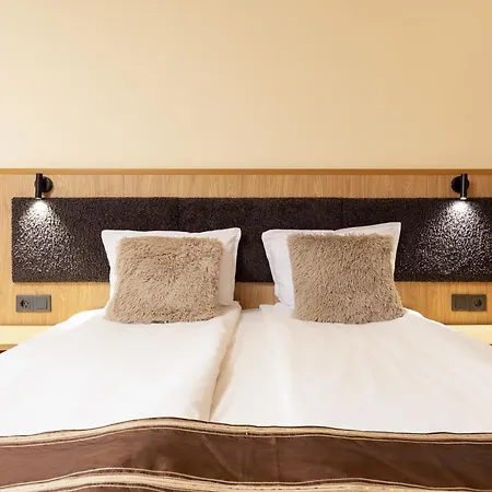 Хотел Blvd 7 3*