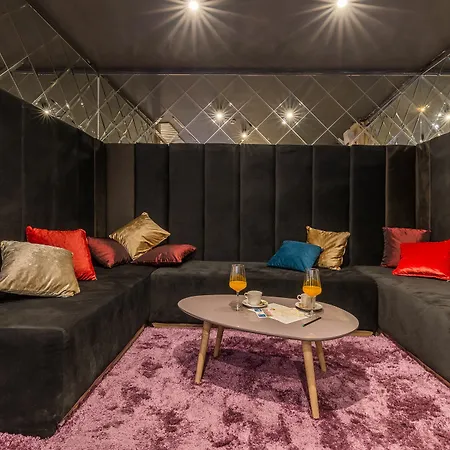 Blvd 7 Hotel